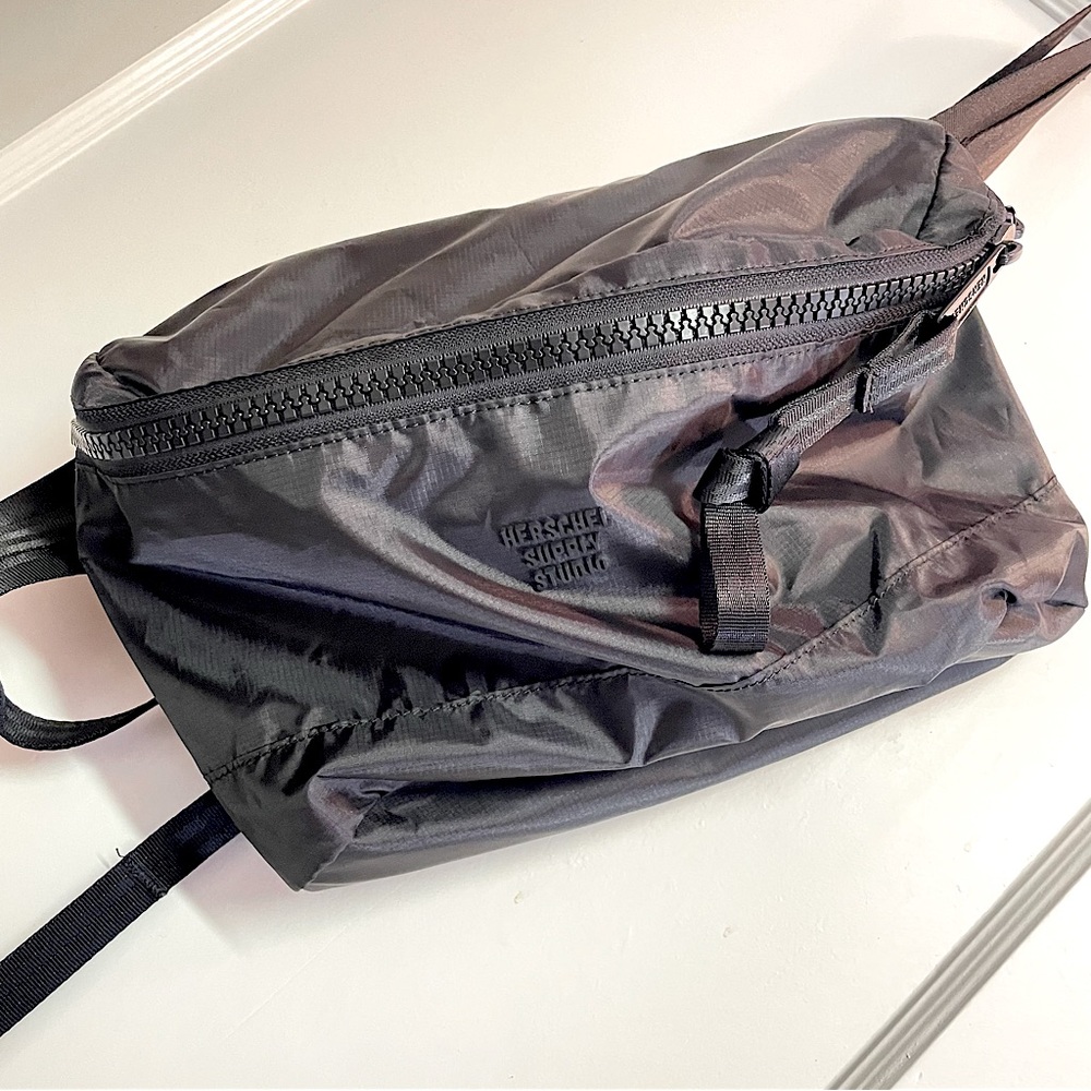 NWT Herschel Supply Studio City Pack HS9 Hip Pack in Black